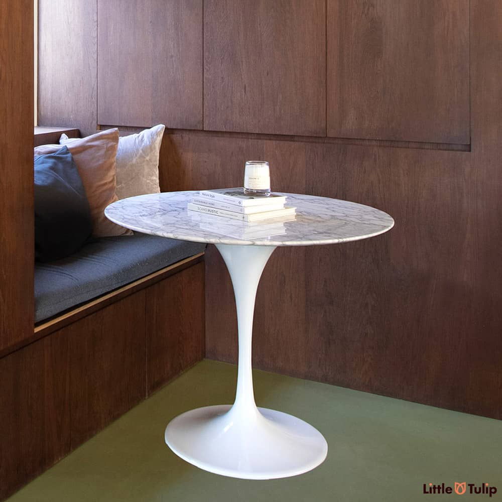 Small saarinen store table